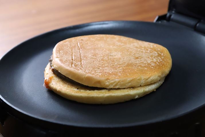 oY̕\ʂ̓TNbƁA̓peƂȂłƂBno[K[Ƃ͔ɈႤAłcɂȂ܂