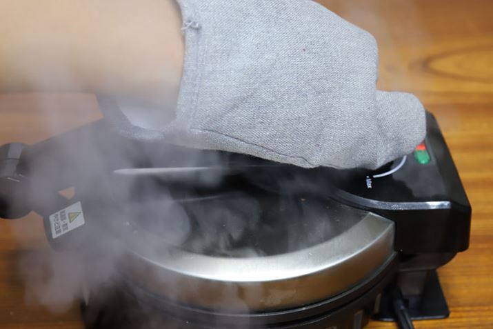 ̂ĂƍM̏CʂɏオĊ댯I ʐ^̃~głȂMł