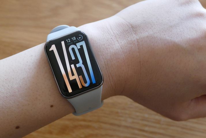 P[XʂɁA[Y╨{^͔Ă܂