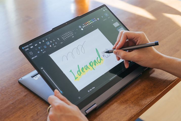 uLenovo fW^yv̕`͊炩BF̂悳܂ĉt^ubgƂĂg