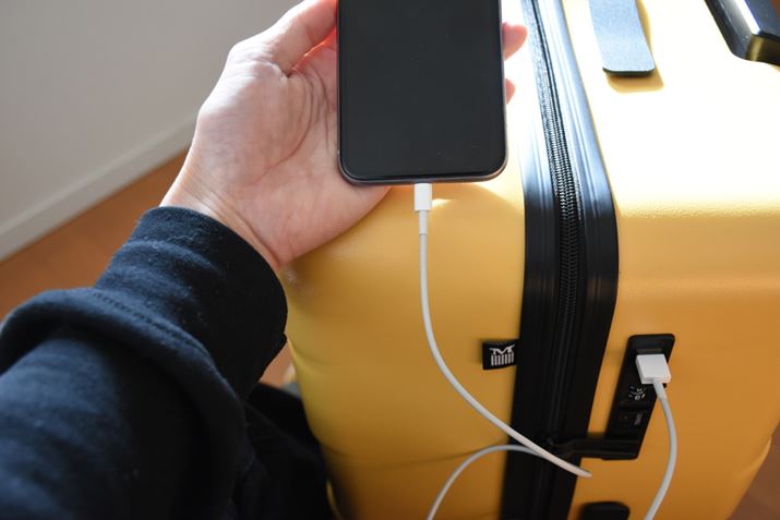 USB|[gg΁AoCobe[ƂȂŁAłX}z[d\Bs̃fW^@̏[d͂ŉłBR[q[ł݂Ȃ҂܂傤I