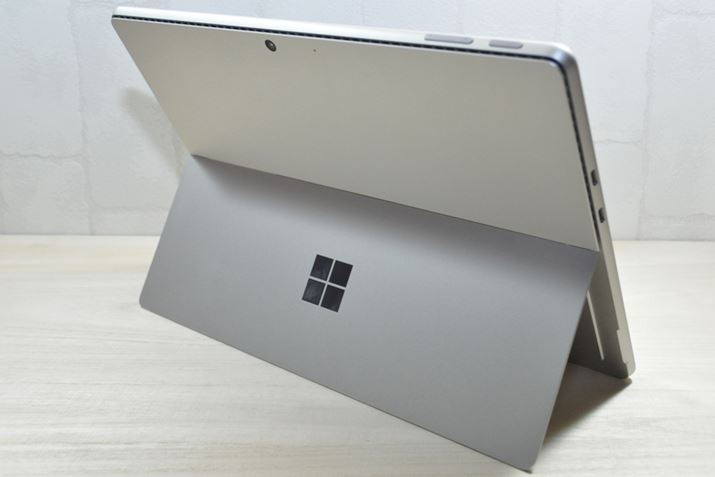 wʂɂ̓X^htĂA܂BtɌƁAʔ̃L[{[h𑕒ĂX^hoȂƎȂ̂ŁAm[gPCƂĂ̗pC̐l͂ς킵邩܂