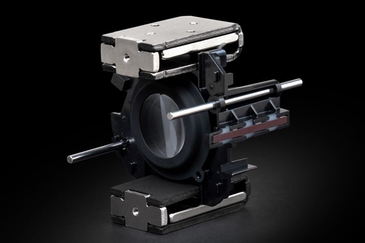 ^̃jA[^[łuVXDvB㕔ɂ̂jA[^[ŁAi쓮ɂă_CNgptɃtH[JXQ𓮂܂