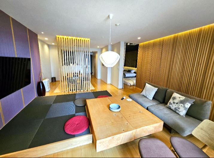 DҌgďhuISHINOYAMCv̉tXC[g[BLXƂ𖞋i܂