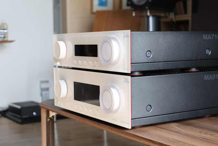 JBLAVAvuMA710vƁuMA9100HPvr[BǂtgplAAȐi