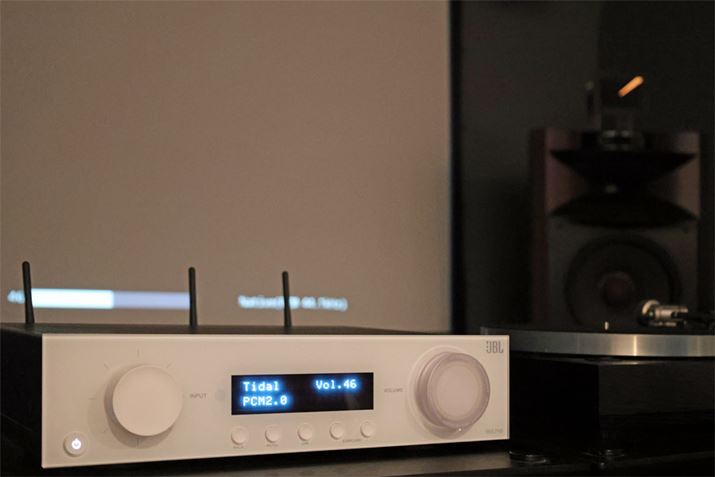 ɂăeXg{BCXs[J[JBĹuProject K2 S9900vB܂͔^AVAvuMA710v4.1.2VXeōĐBȂAi̍109.2mmiAeij