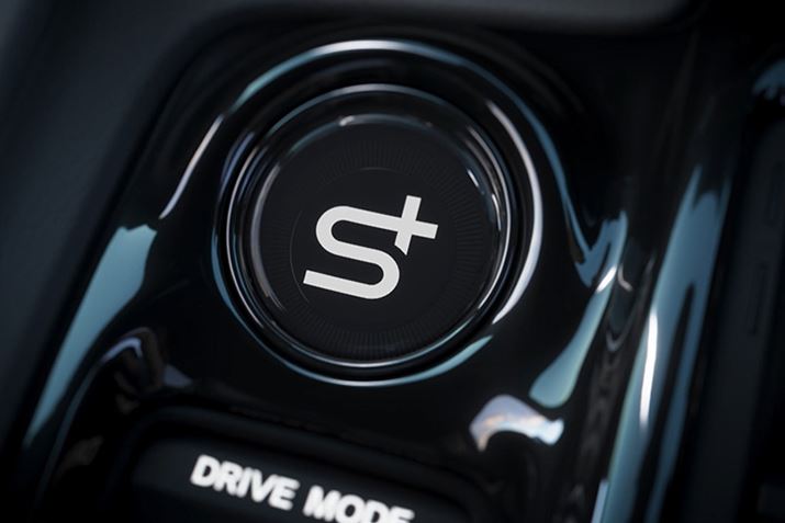 ueFHEVvڃfɂāAjAȃX|XƗLiMÂ悤ȃ_CNgȕϑtB[OƂVZpuHONDA S{Shiftv