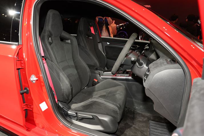 uVrbN ^CvR [VOubNpbP[Wv́AuVrbN ^CvRvx[XƂāA_bV{[hɏ㎿ȃubNXG[h\̗pACeAŜubNŃR[fBl[g邱ƂŌ̔˃mCY}ꂽAʂȃCeApbP[WfɂȂB2025N123ŁAōi5,998,300~