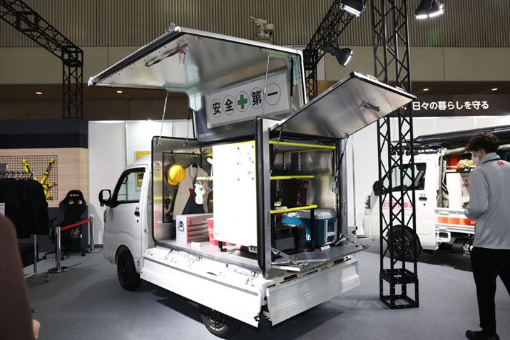 Ĥ߂ɍ쐬ꂽunC[bg gbN c[x[XvBۂɁAŠ@[XЂʂ20قǂ֎Iɑ݂osĂ