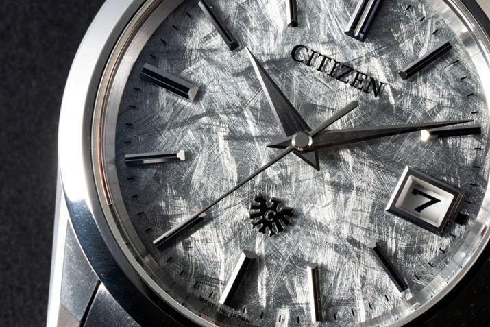 BeƖ̏ƎˊpxςĎBuAQ4100-57Bv2JbgB̂ȂtFU[p^[܂قȂ\ɕωĂ邱Ƃ킩܂