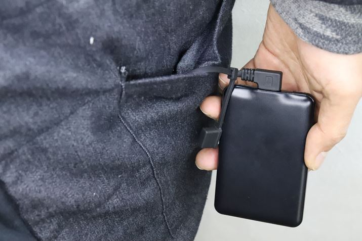 |PbgLтĂUSBP[uɃoCobe[ڑBŏOKł