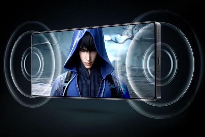 XeIXs[J[𓋍ځBnCGhX}[gtHł͓ڂȂfĂwbhz[q̗pĂ