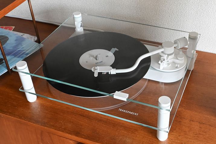 uTurntablev̓x[Xƃ_XgJo[ȃxghCũR[hv[[