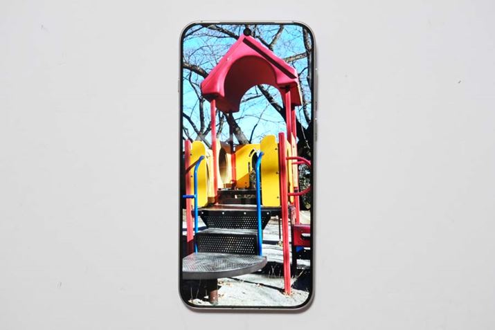 fBXvĆADCI-P3 100AʏPx800nits/őPx1600nits/HDRőPx4500nitsƃnCXybNBF\mAN₩ŁAiȉf̌\ł