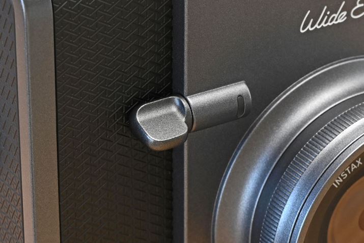 Y̋߂ɂVb^[o[BAF̔ɂΉĂ