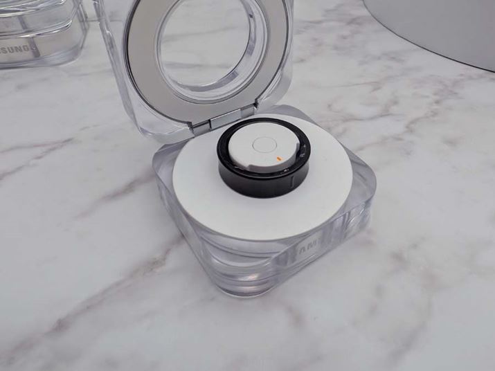 p̏[d́AwփP[X̂fUCł