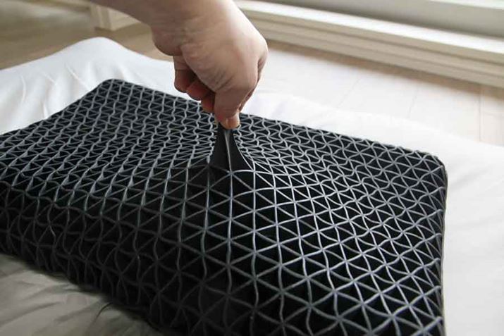 TPE̎OpiqĂ݂܂Bfނ炩̂ŁAȂɐLт܂