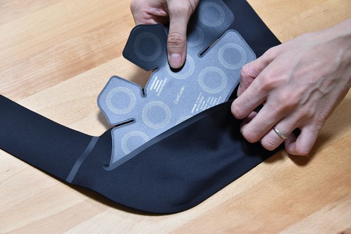 uRRv{̂t̐pA^b`gɓĎgp܂B̃A^b`ǵAubNƃO[W2FpӁBA^b`g̃TCY376ij×320isj×7.2ijmmBdʂ͖82g