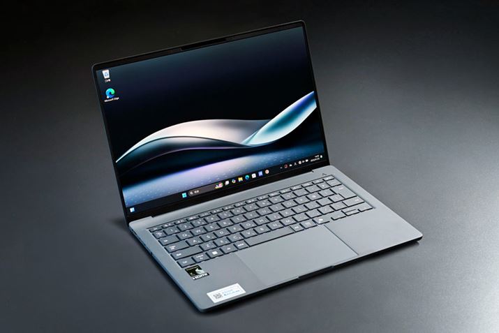 uCopilot+ PCv́uZenbook SORA UX3407v{łڌBJ[oG[V̓UuXL[x[WƃACXhO[2FŁA{Lł̓ACXhO[Љ