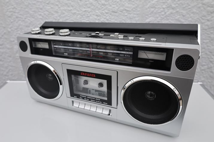 uaiwa audio -G RCP1vB{̃TCY445ij×116isj×285ijmmAdʂ͖2.8kgi{̂̂݁jBJZbg̓m[}̂قAnC|WiType IIj ^tFNiType IIIj^^iType IVj̍Đ\Am[}^Cv̉ƂȂ