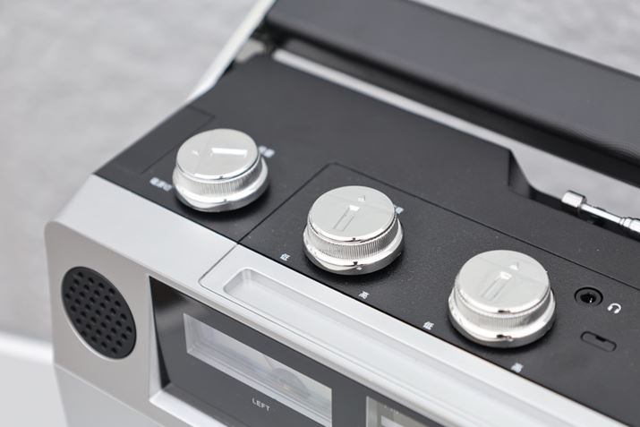 ƒቹꂼ̒muiCRCU[j𑕔ĂAuǂV[vȉ甗͂̏dቹ̒\vƂĂ