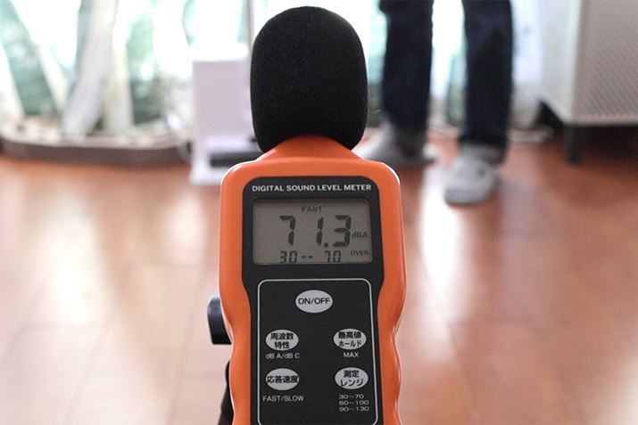 hbNŃS~WɃfW^v\ĂĺA70`73dBB[J[\ĂXybNł́AXeBbNN[i[gpi[hj̉^]̂قhbNgp艹ʂ傫ȂĂ܂AM҂̑ł̓hbÑS~W̉^]̂ق傫ƂʂɂȂ܂