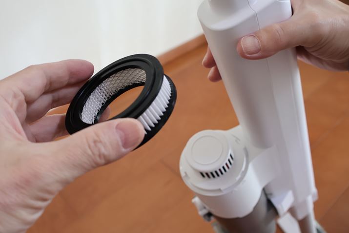 TCNjbg̏㕔ɂt^JƁAɔrCHEPAtB^[BIȃeiXKvł