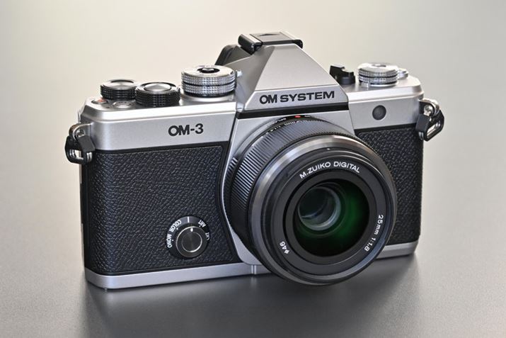 uOM SYSTEMvuh̐VfuOM-3voB̉摜ł́AV̒Pœ_YuM.ZUIKO DIGITAL 25mm F1.8 IIvgݍ킹Ă