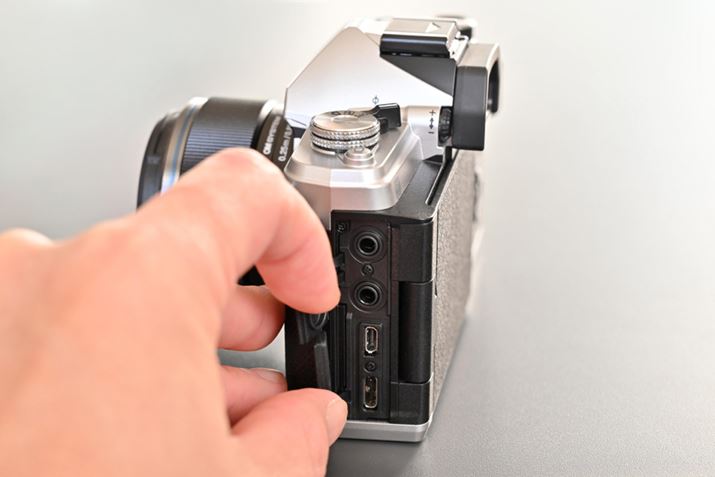 ʂ̃C^[tFCXB}CN͒[qAwbhz[qAHDMI[qi^CvDjAUSB Type-C[q