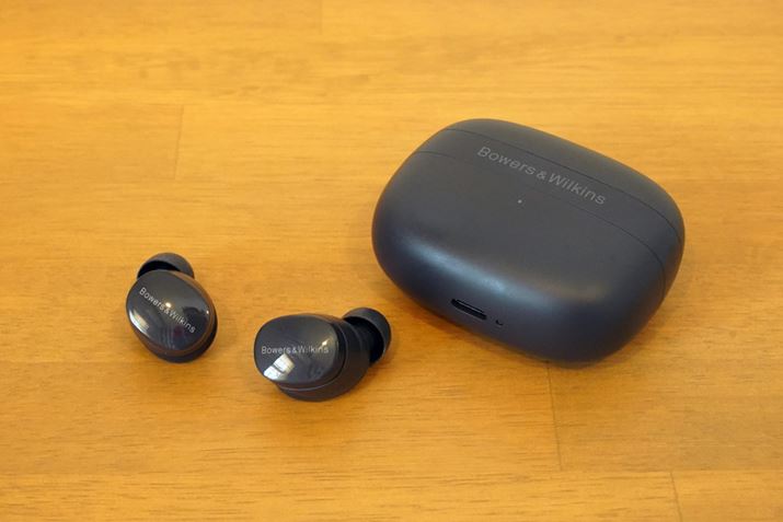 B&WuPi6vB򊴂̂fUCŁAgpXg[EO[Ǝ͂悭f荞