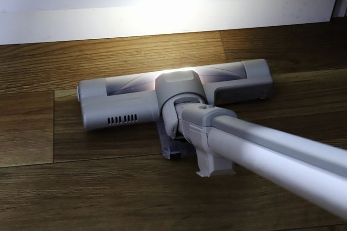 wbhɂLEDCg𓋍ځB̃zR𕂂яオ点Č₷邽߁A|cObƌ܂