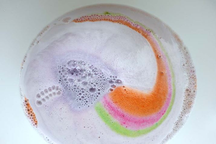 AC{[͂ɔĂ܂I ꂢȓȂ炨̒ŉ~`悤ɓ܂BO[v̂