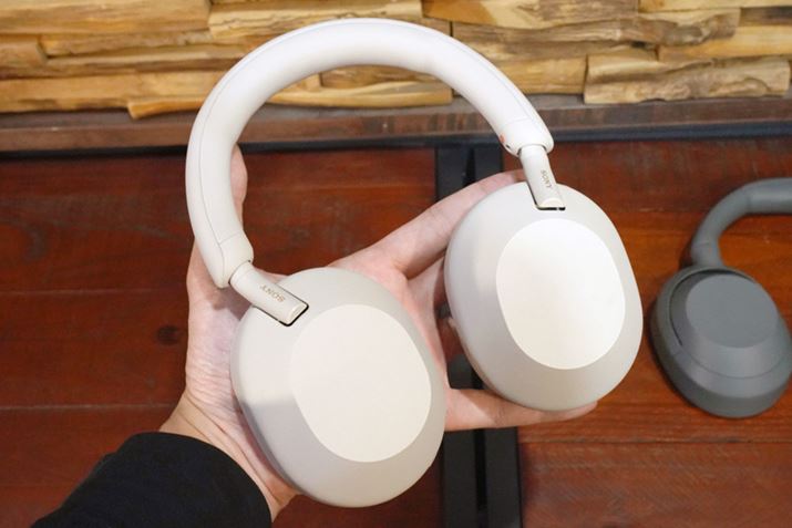 ~j}fUĆuWH-1000XM5v