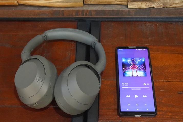 āuULT WEAR WH-ULT900Nv̉`FbNBLDACR[fbNŐڑĂ