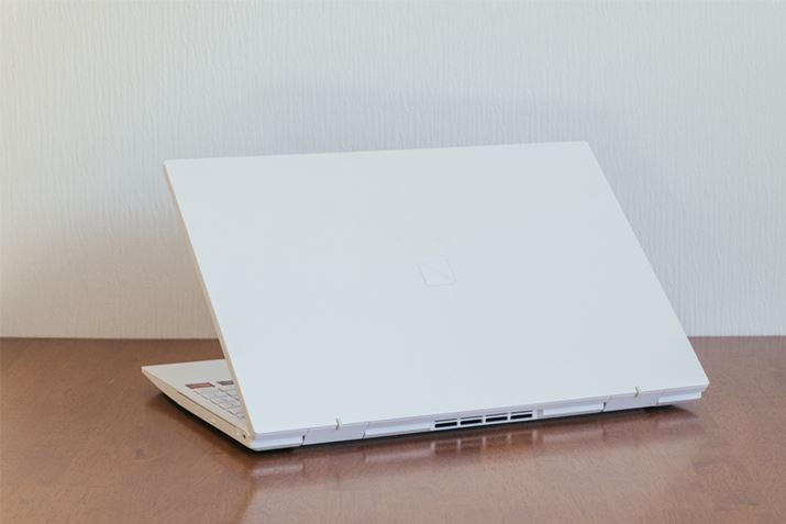 J[̓p[zCgBV̓TbƂ}bgȎG