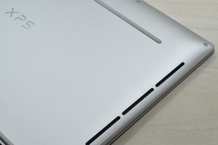 Xs[J[̌܂ŖڗAʂ̗TChɃXbg3ł邾ł