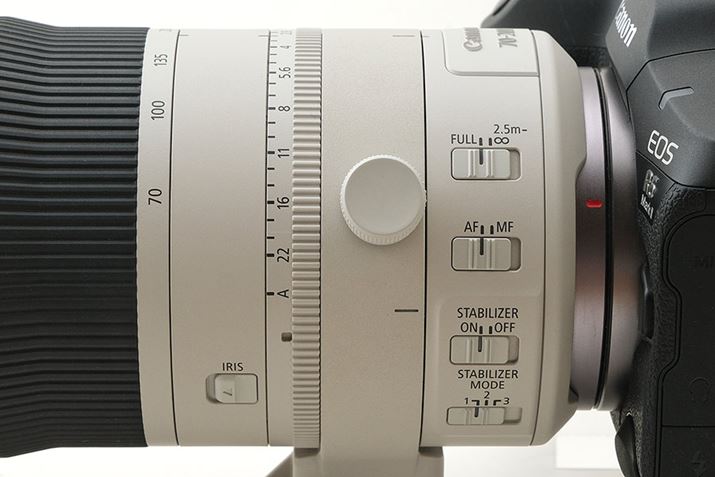 uRF70-200mm F2.8 L IS USM ZṽXCb`ށBʂȃXCb`Ԃ̂͂ʃf́uLYvł