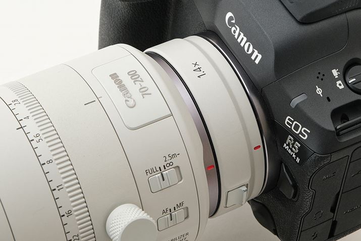 uEXTENDER RF1.4×v𑕒Bœ_͖][280mmƂȂAJilF2.8F4ɂȂ܂