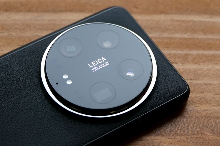 uXiaomi 14 Ultrav̔wʃJ