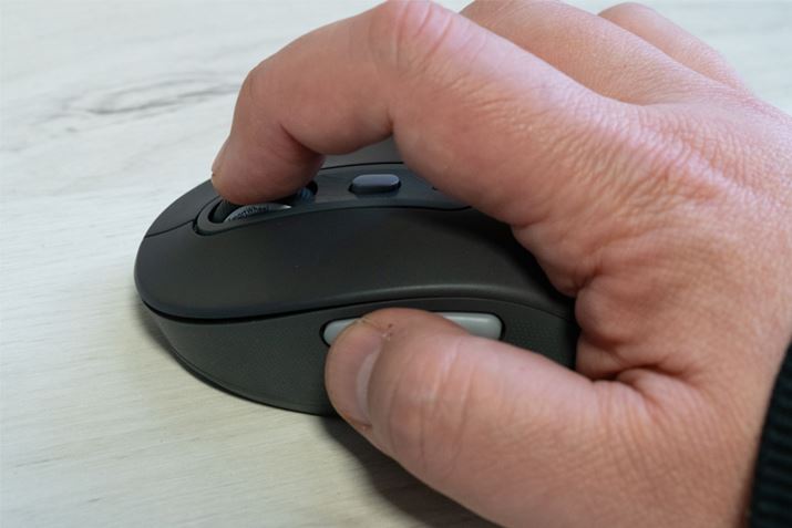 ÕTCh{^ȂzC[񂷂ƁAXN[ɂȂ܂