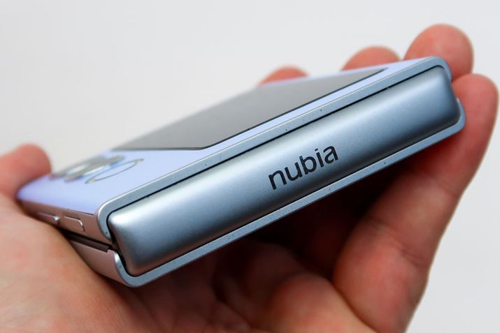 t[ɂ̓A~̗pBqWɂnubiãSvgĂ܂