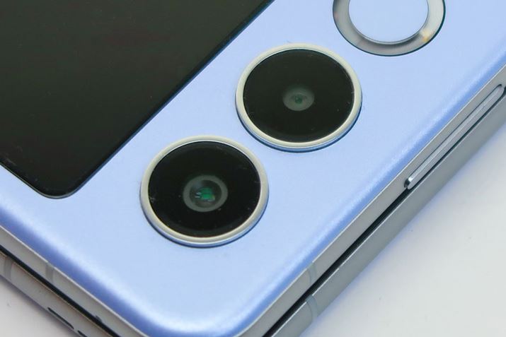 J͖5000f̃CijƔʊE[xĴQB΂̉~̓tbVCgɂȂĂ܂