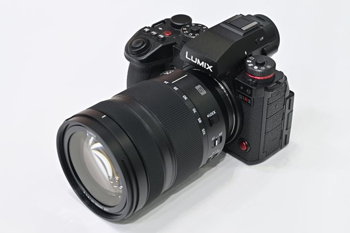 uLUMIX SV[Yv̍ŏʃfuLUMIX S1RIIv