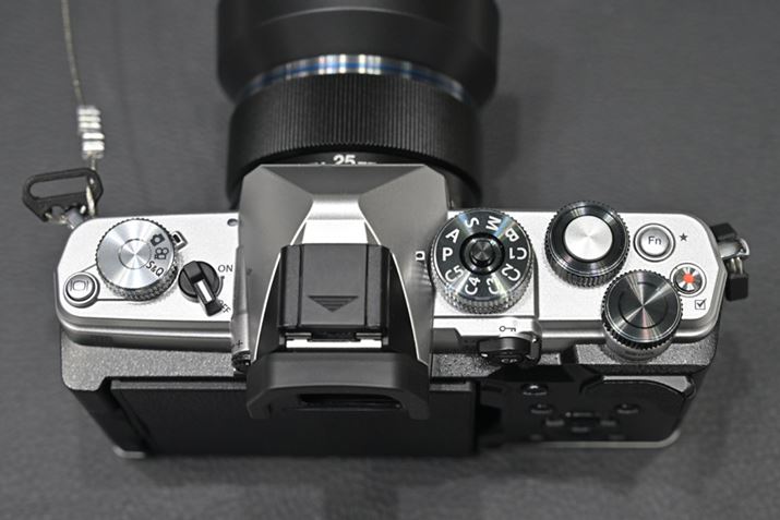 ʂ̃_C͑݊AfUC̃ANZgɂȂĂ