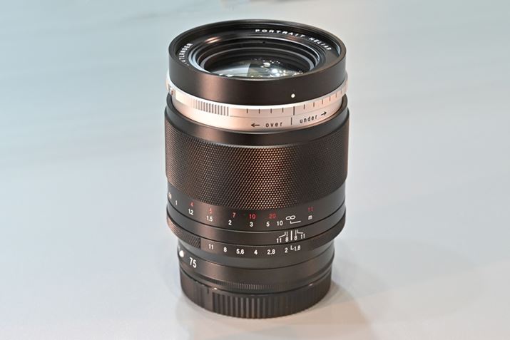 RVĩu[Xł́A\O̎QliƂāutHNg_[vuh̑aE]YuPORTRAIT HELIAR 75mm F1.8 E-mountvȂǂWĂ
