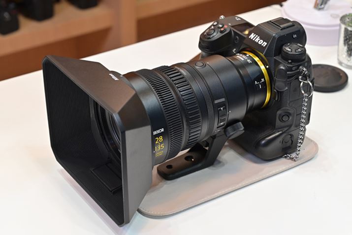 BepɍœKꂽp[Y[YuNIKKOR Z 28-135mm f/4 PZvWĂB2025N4̔\ŁAjR_CNg̉i368,500~iōj