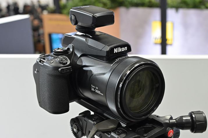 jR̃u[Xł́Aw125{Y[Ή̒]RpNgfWJ̐VfuCOOLPIX P1100vƂłB2025N228̔\ŁAjR_CNg̉i149,600~iōj