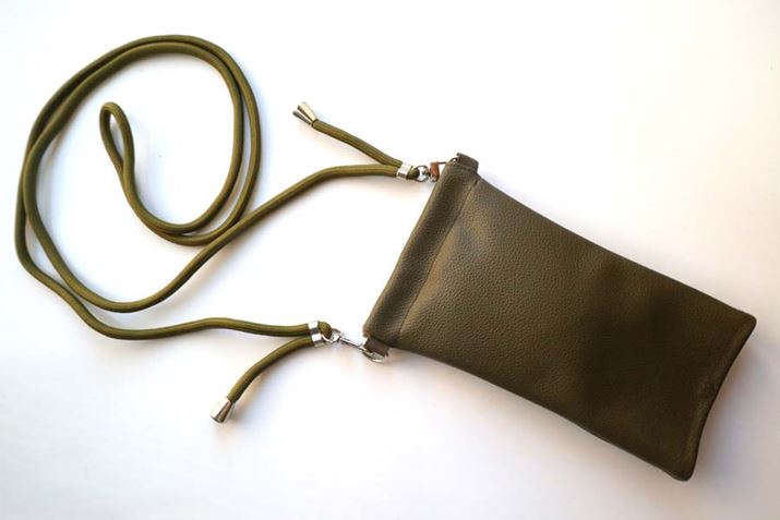 t̃XgbvtƁAIVȃX}zV_[̂悤