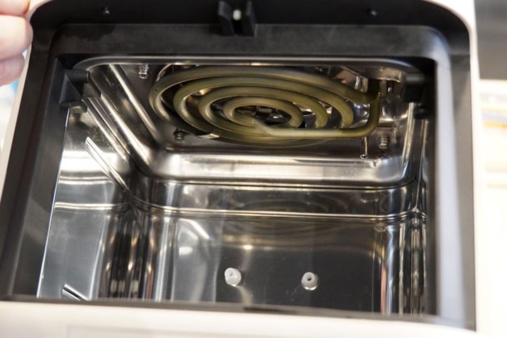 q[^[̏㕔Ƀt@𓋍ځBt@ŔMΗAHނݍނ悤ɉM܂B{Iɗ\M͕svBd͂1,200Wł