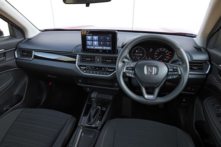 uWR-VṽCeÁAVvŐȃfUC̗pBXCb`ނ𒆉ɔzuȂǁA^]₷ԂڎwĊJĂi摜͏iǑOj